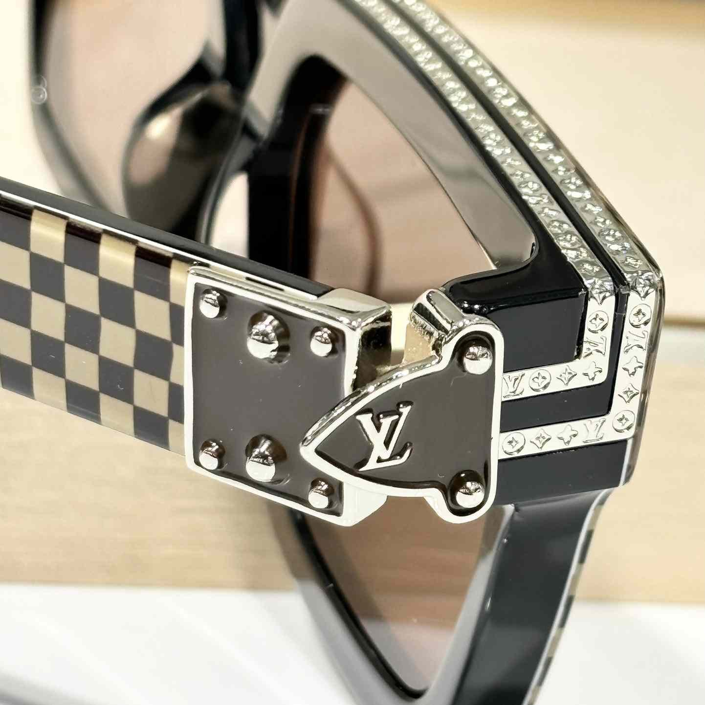 Louis Vuitton 1.1 Millionaires Damier Pop Sunglasses Z2394W - Image 6