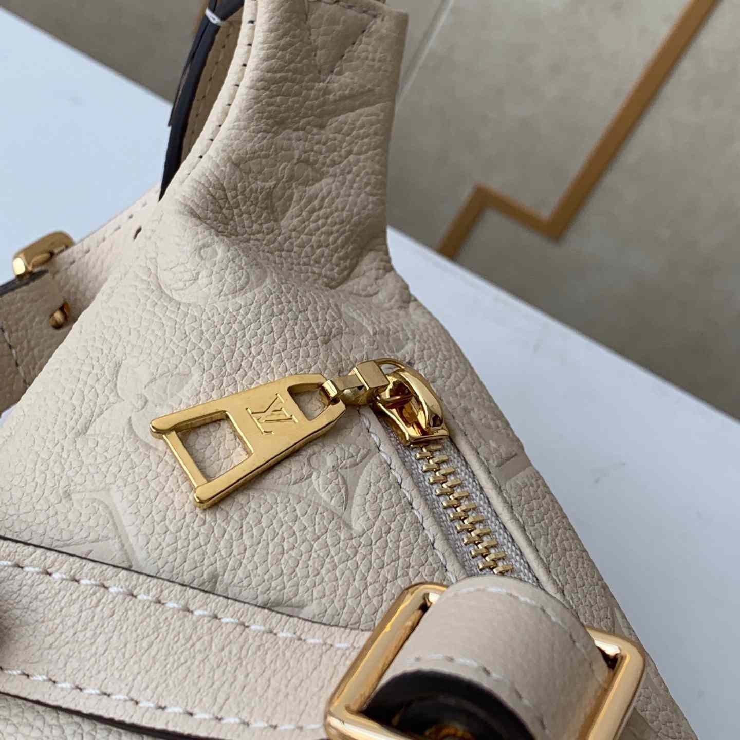 Louis Vuitton Bumbag M44812 - Image 3