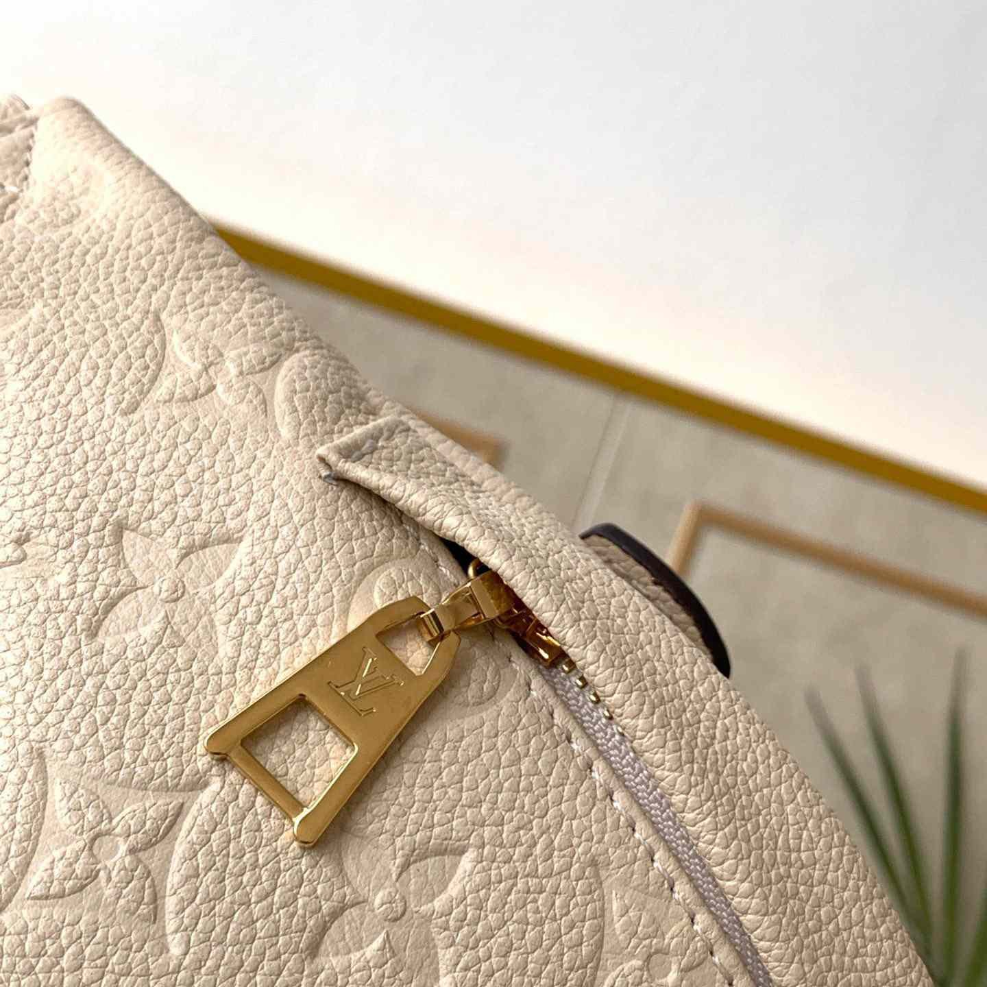 Louis Vuitton Bumbag M44812 - Image 7
