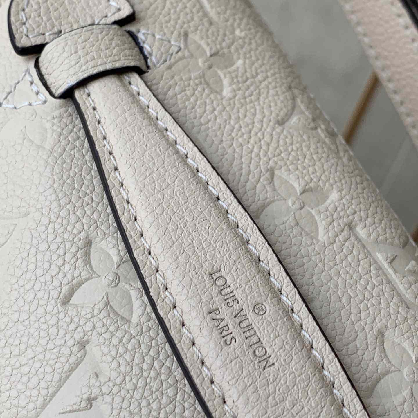 Louis Vuitton Bumbag M44812 - Image 5