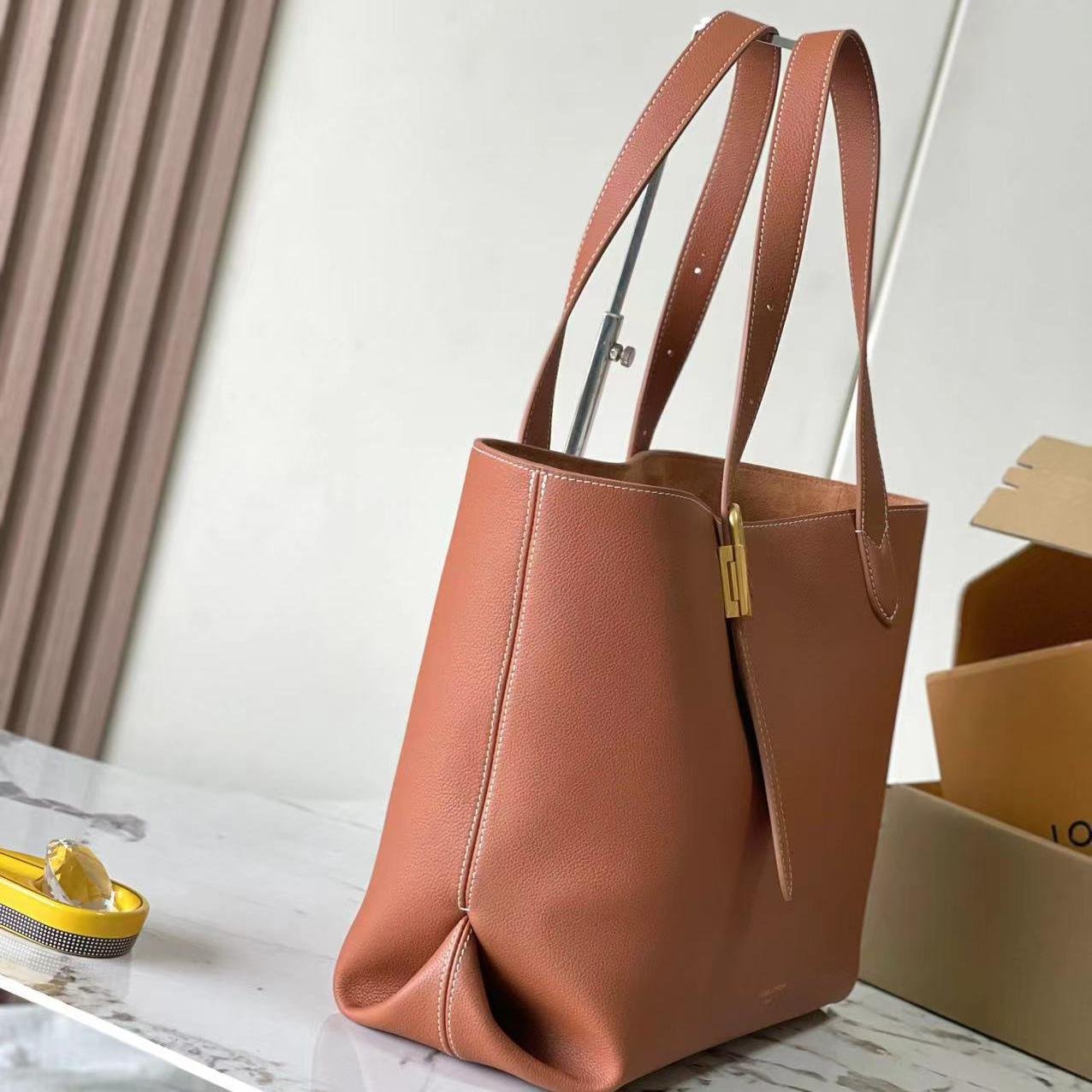 Louis Vuitton Low Key Cabas MM M25342 - Image 4