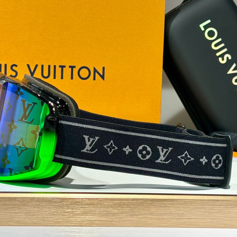 Louis Vuitton LV Snow Mask (Green) - Image 8
