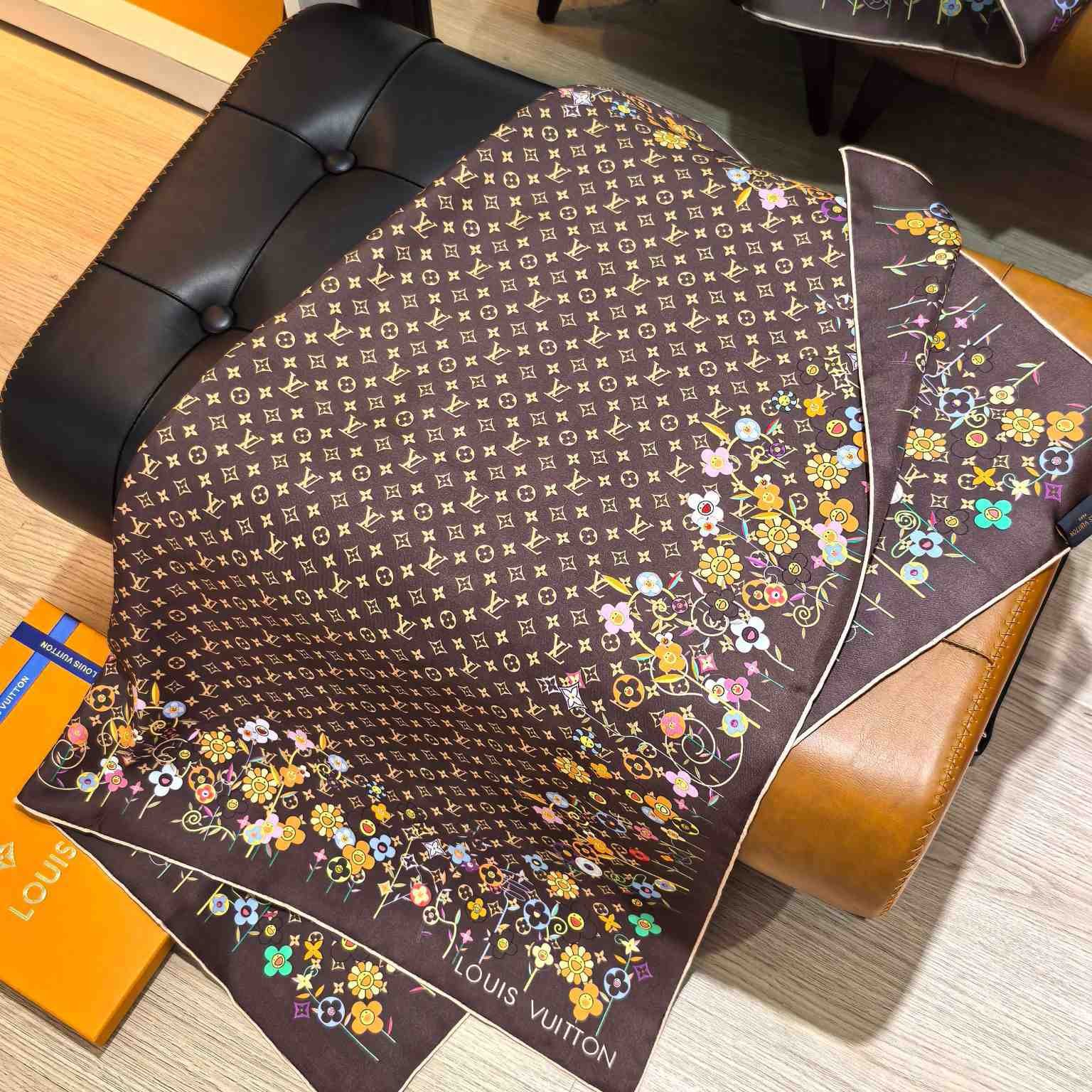 Louis Vuitton LV x TM Monogram Superflat Flowers Square 90 - Image 4