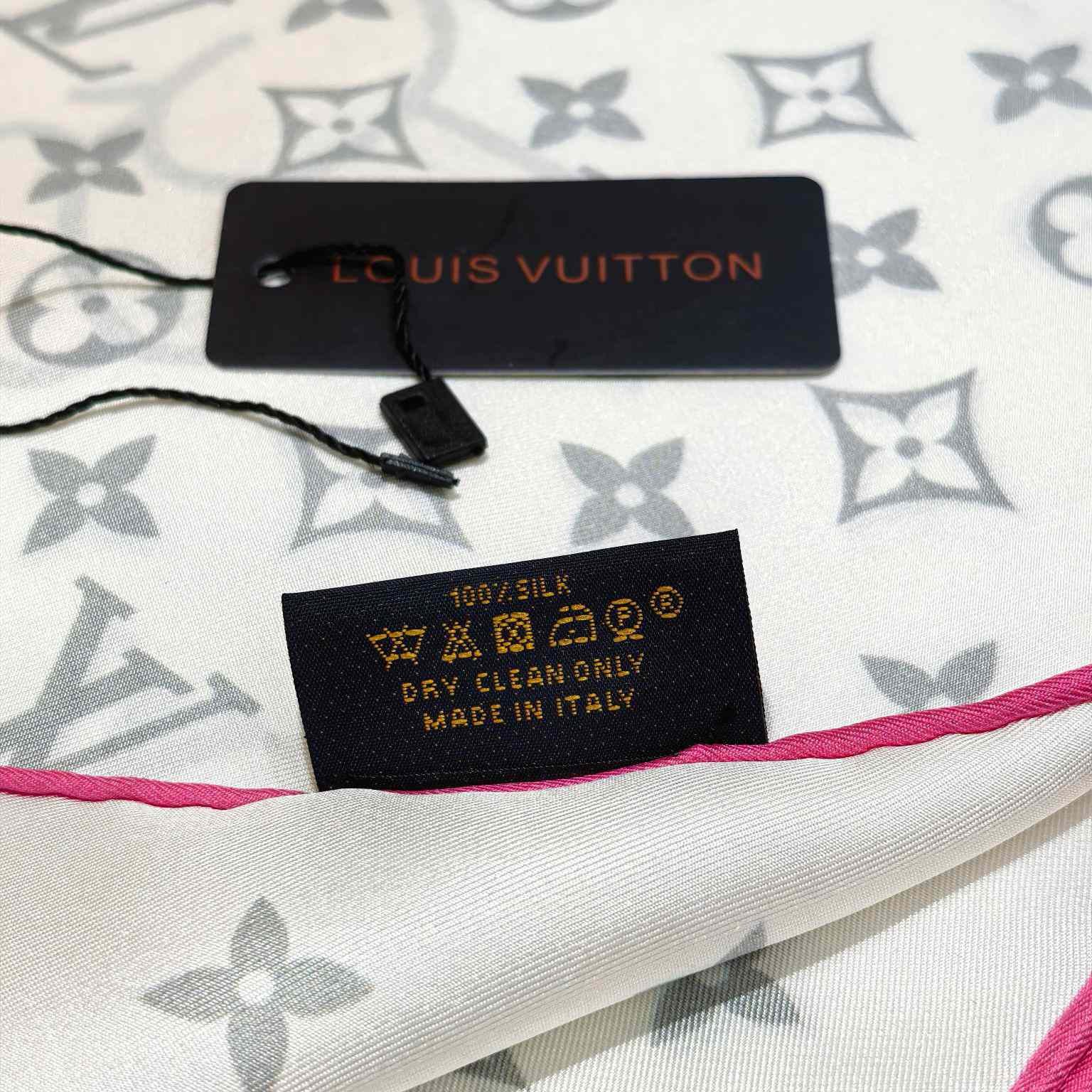 Louis Vuitton LV x TM Monogram Superflat Square 90 M96097 - Image 7