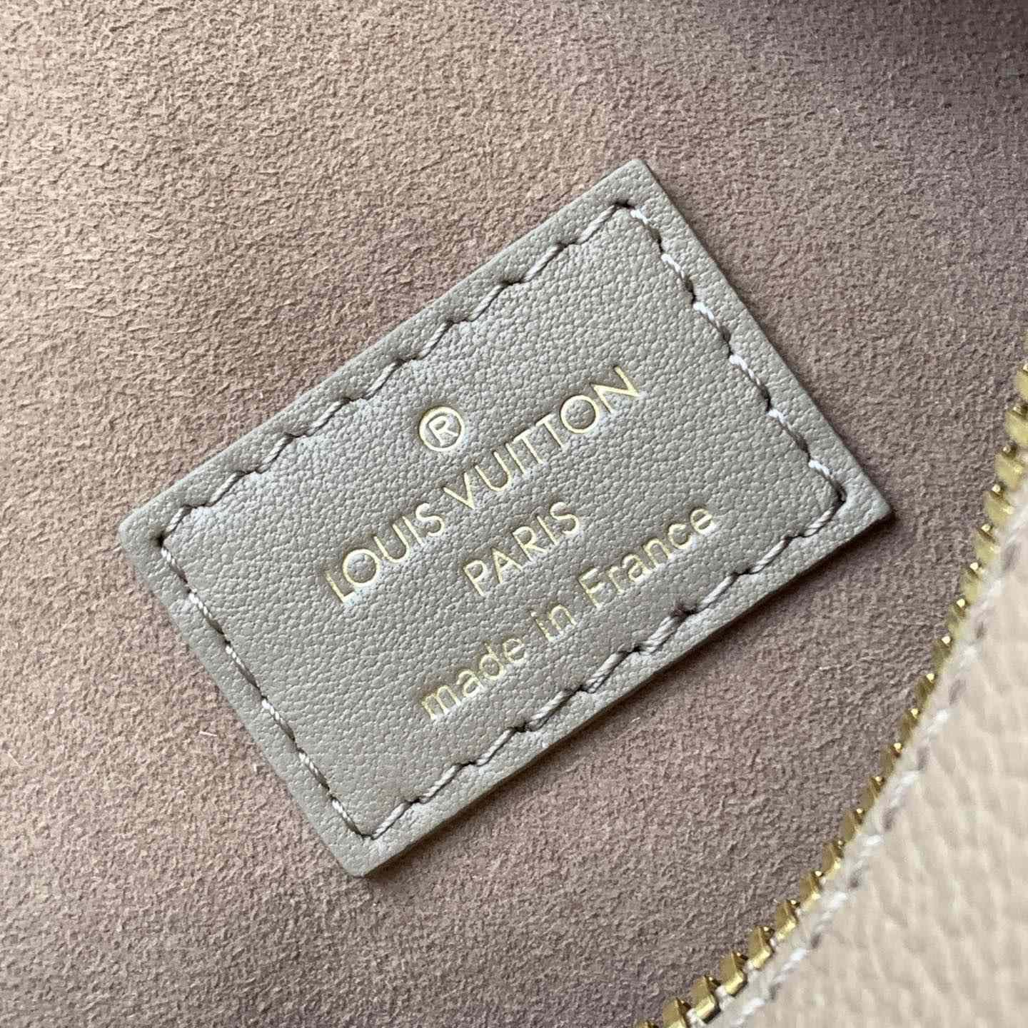 Louis Vuitton Side Trunk MM M25072 - Image 8