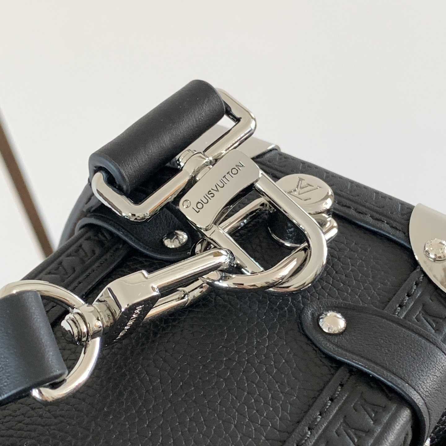 Louis Vuitton Side Trunk MM M25160 - Image 8