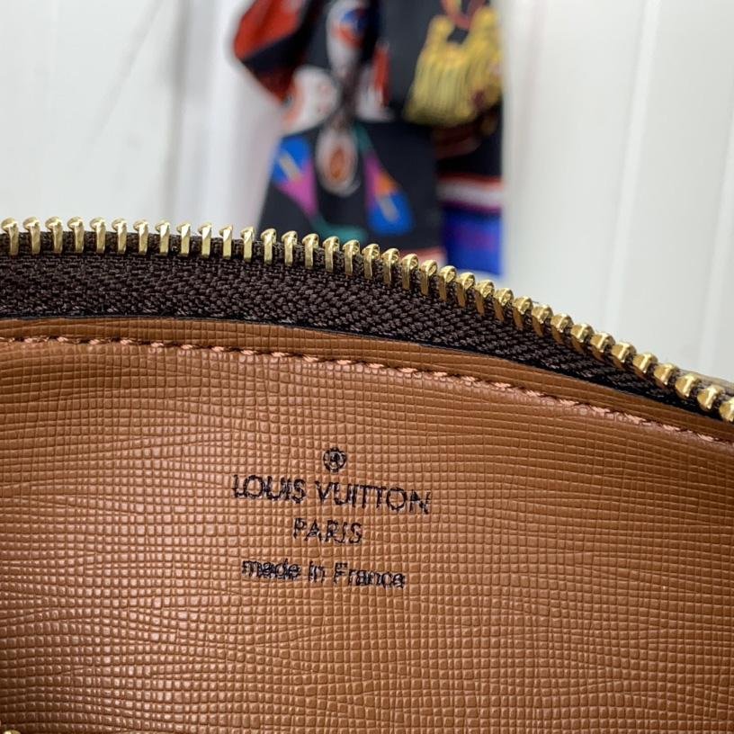 Louis Vuitton Vintage Leather Crossbody Bag - Image 9